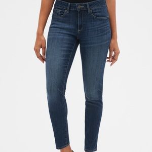 Gap True Skinny Jeans
